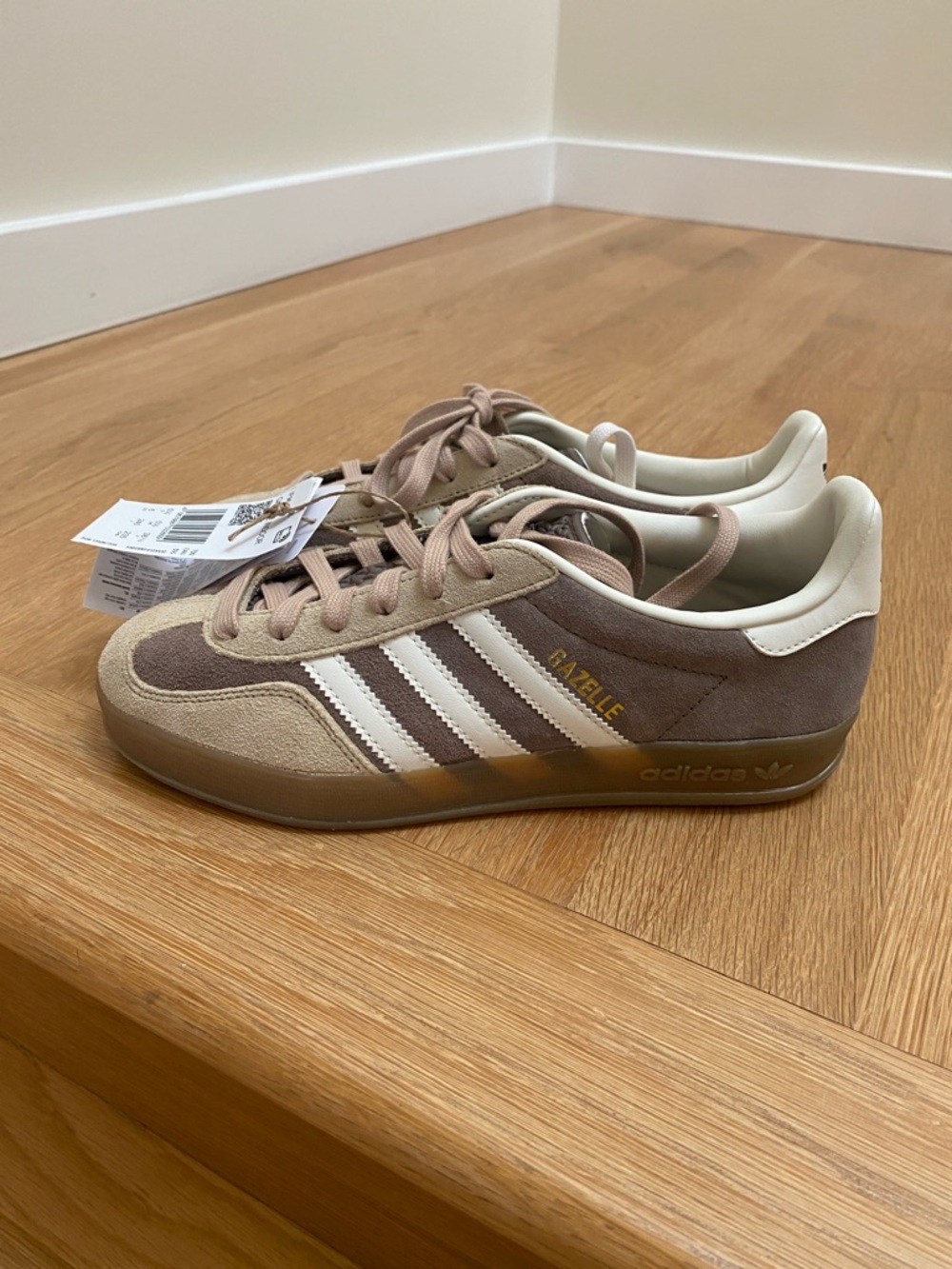 NWT Adidas Gazelle Suede Sneakers in Taupe & Cream